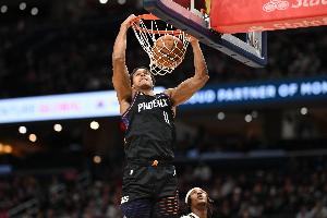 打回来了！伊戈达罗压哨2+1扳平比分 太阳最多曾落后20分