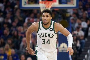 字母哥谈惨败：疲劳不是借口 康利都跑得比我们快 我以为他都41了