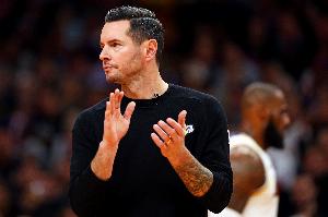 还是尴尬~湖人今天大胜25分后 赛季净胜分来到+1 再次为正