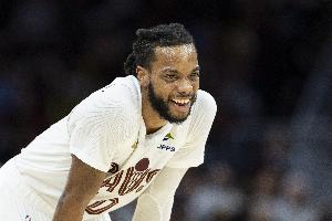 乘胜追击！加兰连续冲击内线拿分 骑士领先22分打停76人