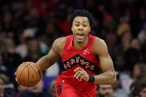 差1助攻两双了！斯科蒂·巴恩斯半场7中4拿到10分3板9助2断