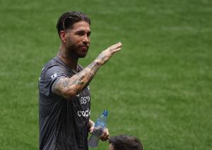 阿斯：拉莫斯洽谈4亿欧收购塞维，但还未达到每股3000欧的要求