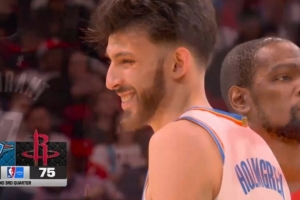 火星撞地球！火箭第三节迫近比分 进入末节前只落后雷霆2分