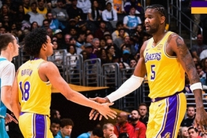 湖蜜喷球队输球：东契奇典型赢了数据输比赛 詹姆斯&文森特赶紧走