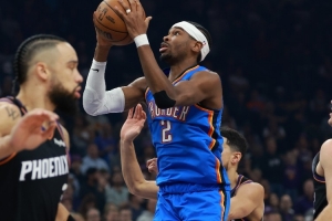 亚历山大：面对狄龙最好全力以赴 否则他就会用纯粹对抗让你难堪