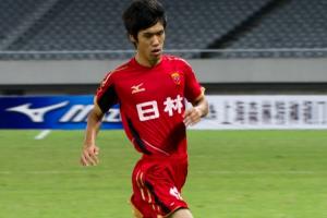 一人一城！吕文君跟随海港从中乙→中甲→中超夺冠，退役执教梯队