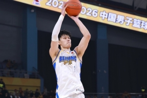 手指伤还是有影响！曾凡博替补22分钟 9中3&三分7中2拿9分2板