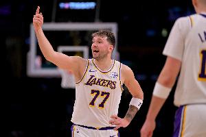 帕森斯：让东契奇一人主导进攻就会这样 没什么交易能让湖人质变