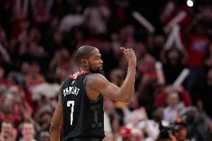 杜兰特：喜欢我们的比赛态度和能量 但糟糕的手感确实难以克服