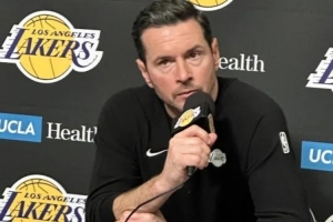 雷迪克：黄蜂进攻很好此前赢了雷霆爵士 我们尝试过不同的防守