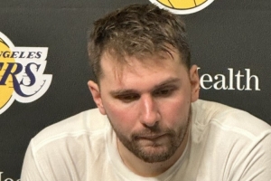 东契奇：对阵黄蜂很难&开局很好后面糟糕 三球会制造空间投篮