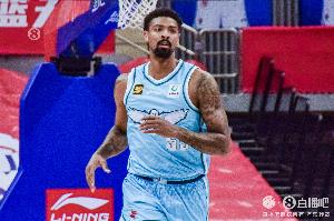 记者：青岛再战浙江颇有渊源 内线吃紧想复仇必须打出超高水平