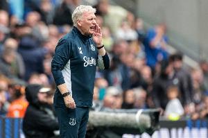 夏窗是重点！莫耶斯：冬窗有合适球员可以买，超过6000万镑要不起