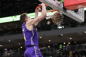 船记：湖人本季输的15场中14场分差上双 克内克特前球队2客胜湖人