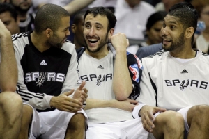 杨毅：邓肯&吉诺比利&帕克的潜力都被压制 这是为了马刺的整体性