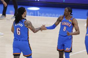 杰伦威谈10助攻0失误：我主动制造进攻威胁 完全信任我的队友们