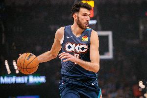 切特：抓住对手给我的机会 防守进攻互相带动这是很棒的循环