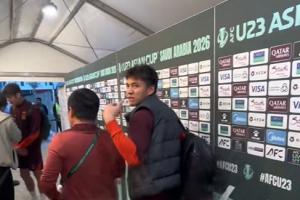 带病作战零封泰国！李昊赛后婉拒采访：生病了，发烧