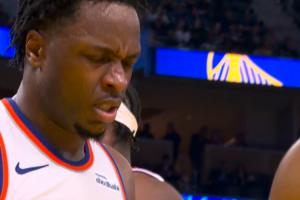 波杰姆飞天抢板坐着OG下落 不慎踢到后者鼻子 回看后未升级