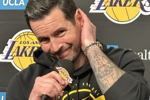 雷迪克：想打快乐篮球 就要感觉到和球队其他人联系在一起