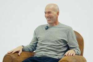 镇住更衣室！齐达内：刚上任就与皇马4位队长交谈 教练为球员服务