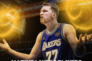 东契奇湖人生涯场均30.9分3.5三分&皆队史第一 场均8.2助队史第二