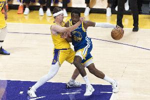 TA：湖人对库明加有一定兴趣 但尚不清楚双方是否会就此展开谈判