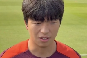 李镇全谈战乌兹：全队亢奋且期待明天比赛 要屏蔽外界声音和舆论