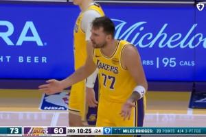 东契奇一直摊着手抱怨 黄蜂解说嘲讽：这家伙就是个怨妇