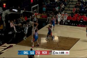 😤杨瀚森积极拼抢前场板再造犯规 罚球稳稳命中 半场10分10板