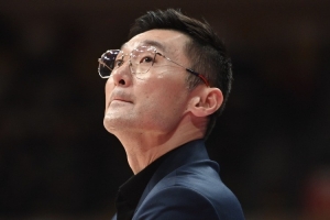 体坛周报：CBA新赛季教练席震荡 40分钟赛制重塑生存法则