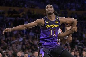 本季场均2.2分3.5板&湖人旧将！队记：老鹰与科洛克签双向合同