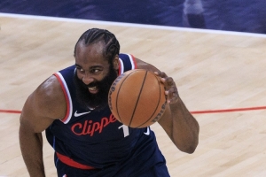 又是42分钟！卢：知道哈登会被严防 开局让他打无球不想让他太累