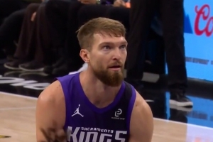 伤病一点影响都没有！蒙克突破击地 小萨跟进起飞单臂暴扣！