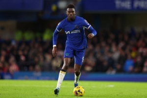 巴迪亚西勒：新帅的自由足球很适合我们，球队目标是赢得所有冠军