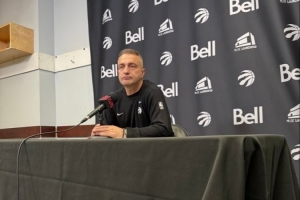 不敌快船！猛龙主教练谈最后得分困难：对手有太多非法拉拽和抱人