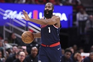 质疑声中迎来爆发！哈登关键时刻力挽狂澜 无卡快船客场翻盘取胜