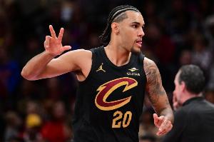 平生涯得分纪录！泰森篮下抛投再中 三节不到已经31分