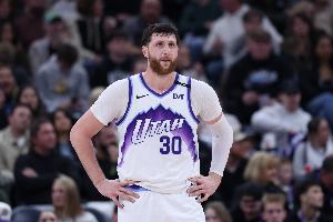 本赛季场均挡拆助攻榜：弩机4.6次第1 戈贝尔第2艾顿第4约基奇第7