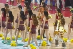 动感十足！媒体人晒广东男篮主场啦啦队的舞蹈表演视频