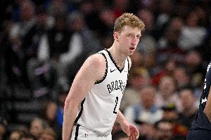 空间型中锋！27号秀沃尔夫8中5&三分4中3拿到13分4板4助