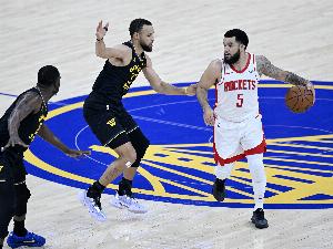 老范：不懂为何库里从不管追梦的脾气 可能库里也有想法但他不说