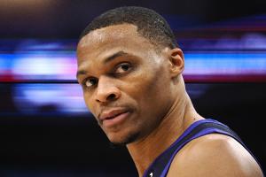 依旧自信十足！开场不久投进超远三分是否没想到？威少：怎么可能